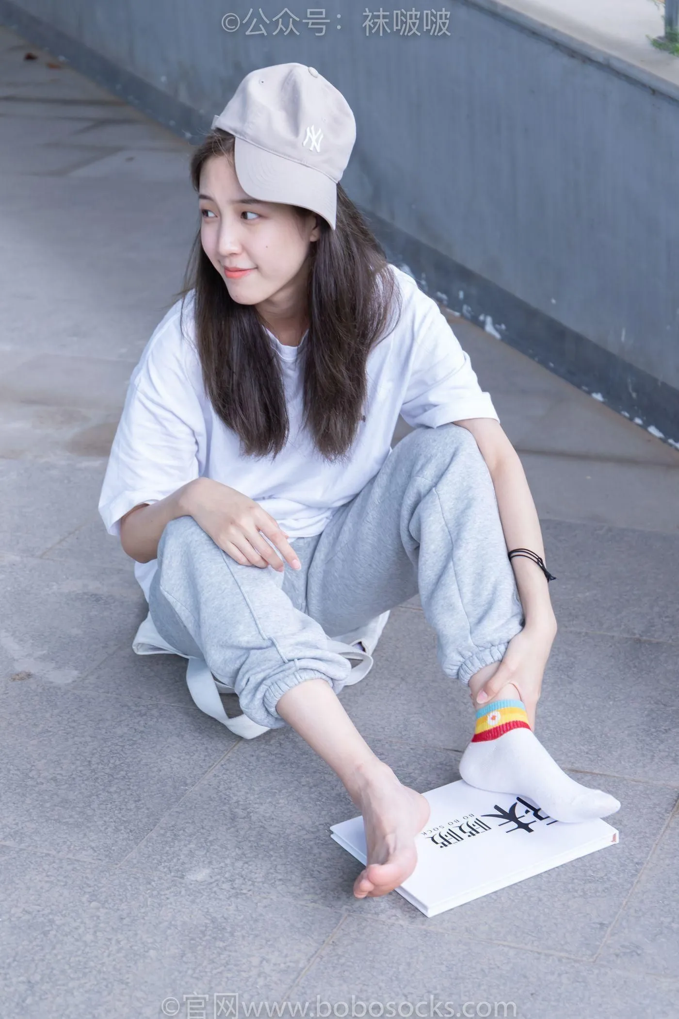 [BoBoSocks袜啵啵]NO.012 泡芙-运动鞋、白棉袜、裸足 [132P]插图7
